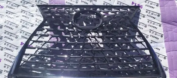 Lexus UX Front bumper upper radiator grill