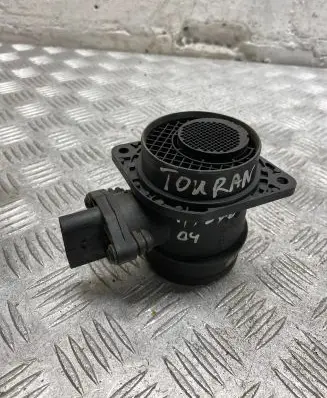 Volkswagen Touran I Mass air flow meter 038906461B