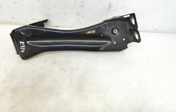 Audi TT TTS Mk2 Fender mounting bracket 8J0821136F