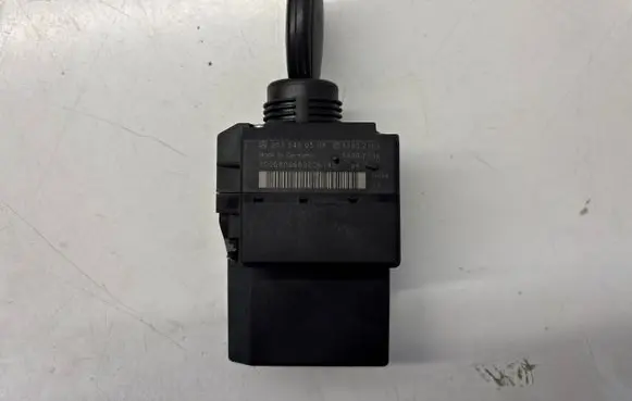 Mercedes-Benz C W203 Ignition lock 2035450508