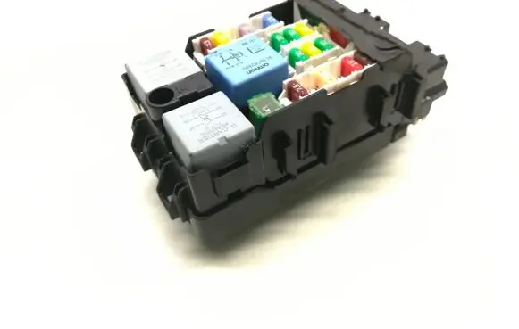 Citroen C4 II Picasso Fuse module 9665492680 0-1801478-1