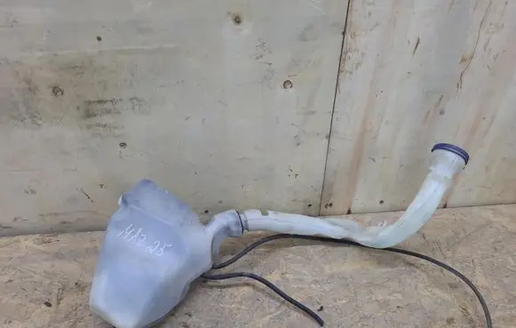 Peugeot 208 I Windshield washer fluid reservoir/tank 9683988680