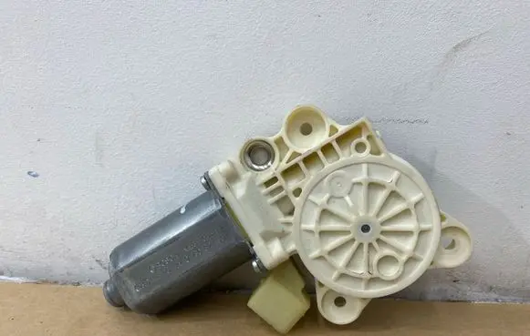 Mercedes-Benz CL C216 Front door window regulator motor A2168200242
