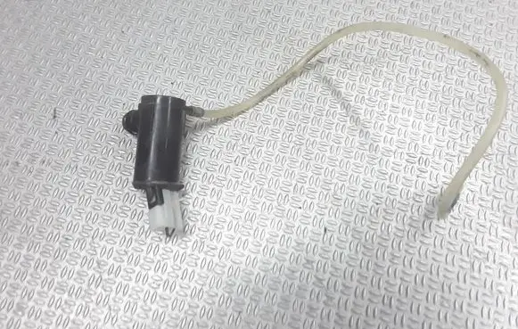 Suzuki Grand Vitara I Windscreen/windshield washer pump