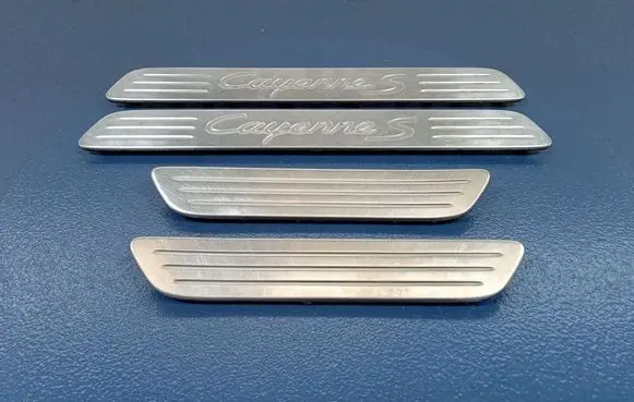 Porsche Cayenne (92A) Foot area side trim 23890010