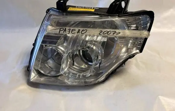 Mitsubishi Pajero Headlight/headlamp 10087875 A045053 D2S112035