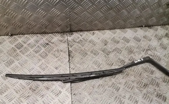 Audi A4 S4 B5 8D Front wiper blade arm 8d1955407a