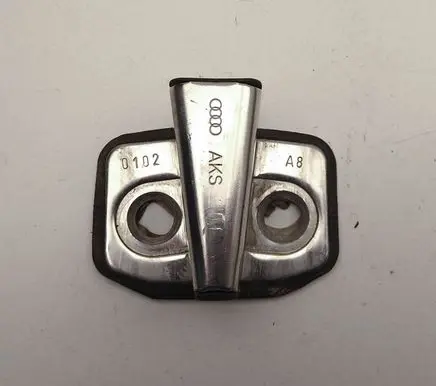 Audi A8 S8 D2 4D Front door lock loop/hook striker 4D0837035B