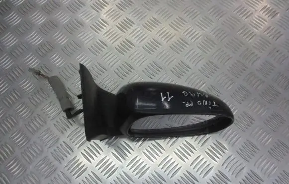 Nissan Almera Tino Front door electric wing mirror 