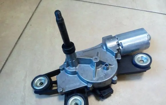 Ford Fiesta Rear window wiper motor 8A61A17K441AE NE70656