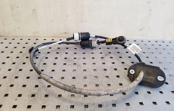 Volvo V40 Cross country Gear shift cable linkage 31256682