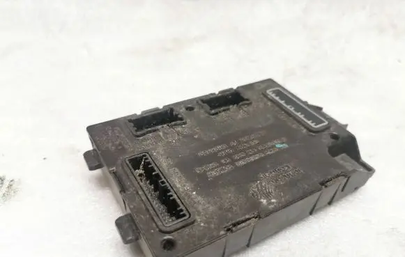Renault Trafic III (X82) Engine control unit/module 2675974 2320679 2820666