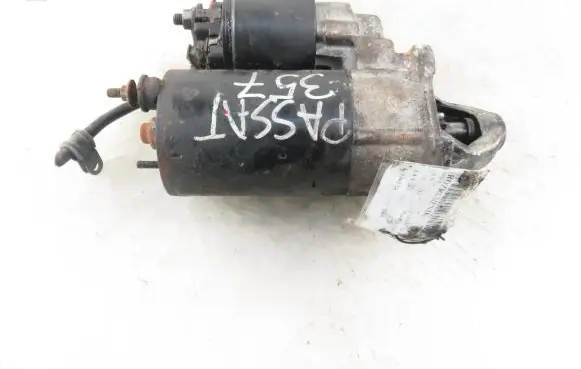 Volkswagen PASSAT B5.5 Starter motor 058911023B