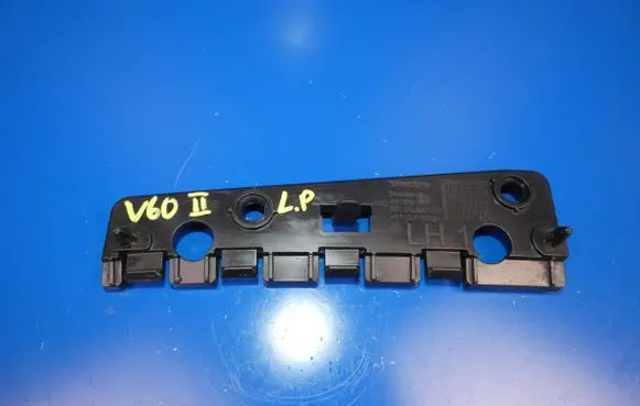 Volvo V60 Fender mounting bracket 31448916