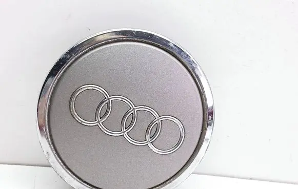 Audi A6 S6 C5 4B Original wheel cap 4B0601170A