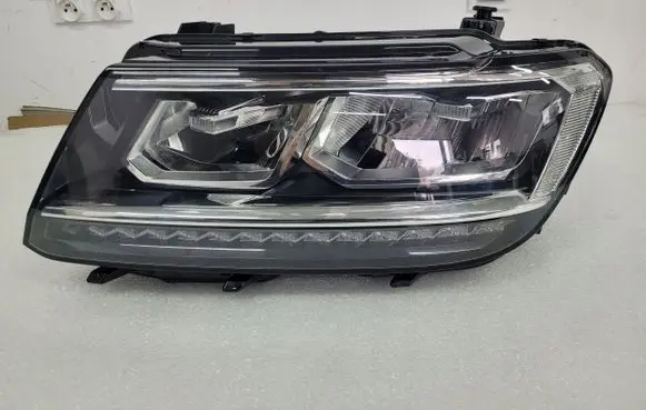 Volkswagen Tiguan Headlight/headlamp 5NB941035D