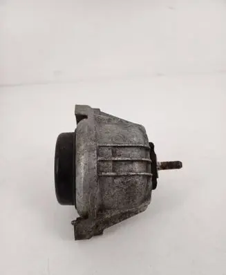 BMW 1 E81 E87 Engine mount bracket 13981112