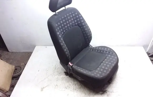 Volkswagen New Beetle Front driver seat 