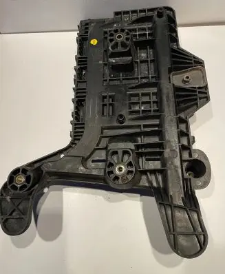 Volkswagen Tiguan Battery tray 1K0915333