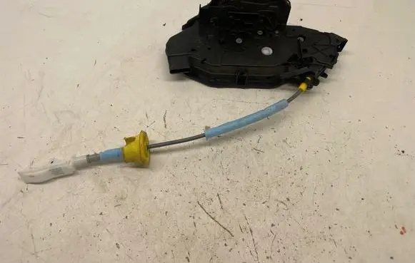 BMW 3 G20 G21 Rear door lock 7445053