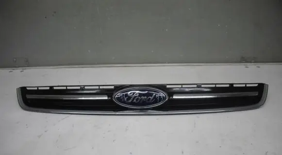 Ford Kuga II Front bumper upper radiator grill