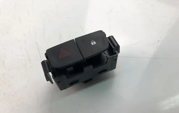 Dacia Sandero Hazard light switch E3160101