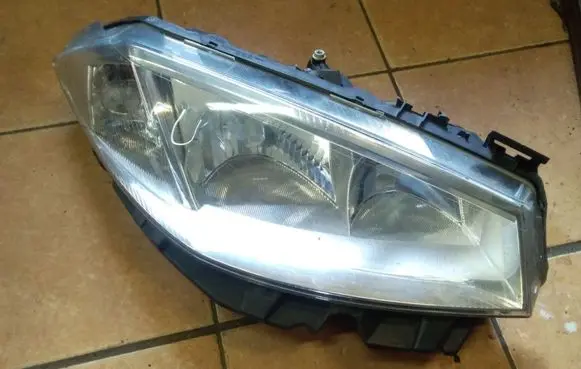 Renault Megane II Headlight/headlamp 89307005 7701064017