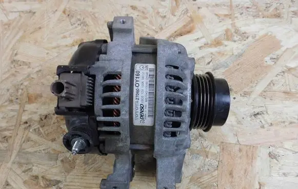 Toyota Yaris Generator/alternator 270600Y160 27060OY160