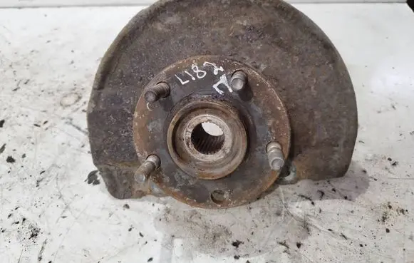 Peugeot 4007 Front wheel hub spindle knuckle