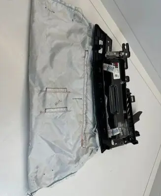 Tesla Model 3 Knee airbag 107782500D AAC21015F7AA 640508400F