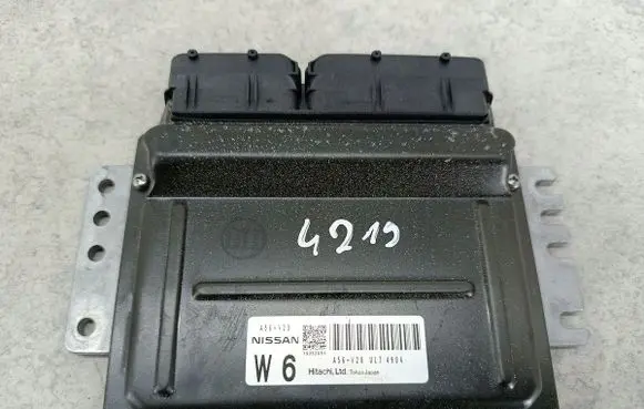 Nissan X-Trail T30 Engine control unit/module ECU A56V20HITACHI