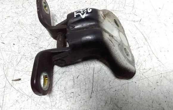 KIA Sorento Rear door upper hinge