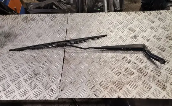 Volvo S60 Front wiper blade arm 8624243