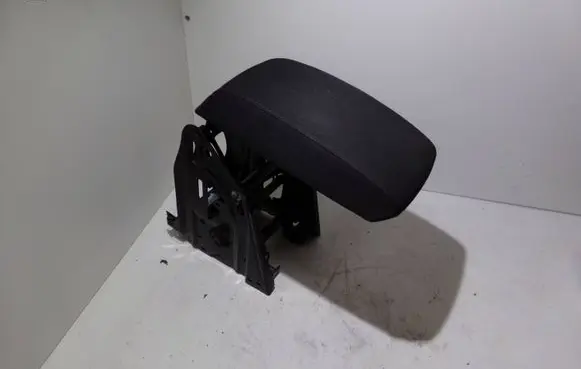 Skoda Octavia Mk2 (1Z) Armrest 1Z0864207A