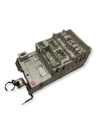 Toyota RAV 4 (XA20) Fuse module 8273342081 4L070688