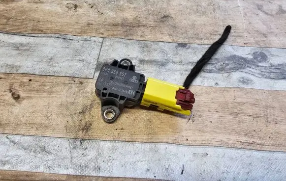 Audi A4 S4 B7 8E 8H Airbag deployment crash/impact sensor 8P0955557 020601 070807
