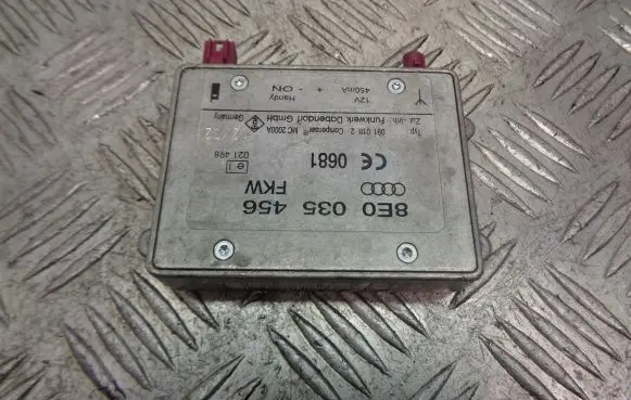 Audi A6 S6 C5 4B Sound amplifier 8E0035456