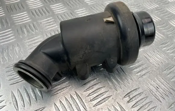 Mercedes-Benz E W212 Intake resonator A6511400087