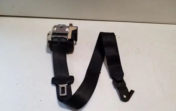 Middle seatbelt (rear)