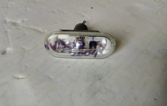 Volkswagen Bora Front fender indicator light 1J0949117