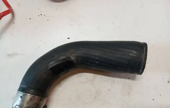 Volvo V40 Intercooler hose/pipe 31657753