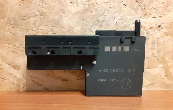 Mercedes-Benz E W210 Fuse module 1351 0225455332