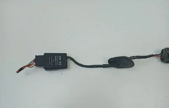 Volkswagen Golf Plus Fuel pump relay 1K0906093E