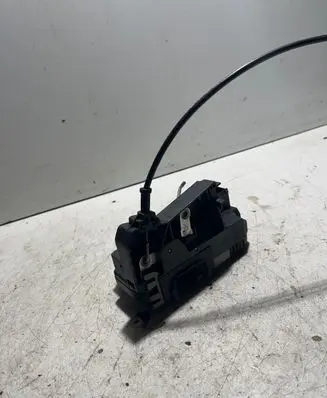 Opel Vivaro Front door lock 8200008261 91166229