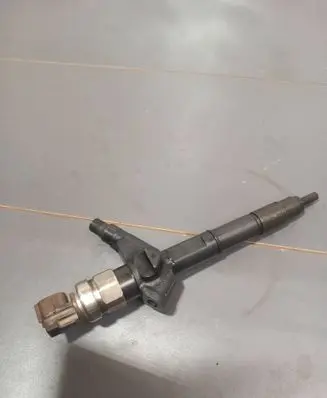 Fuel injector