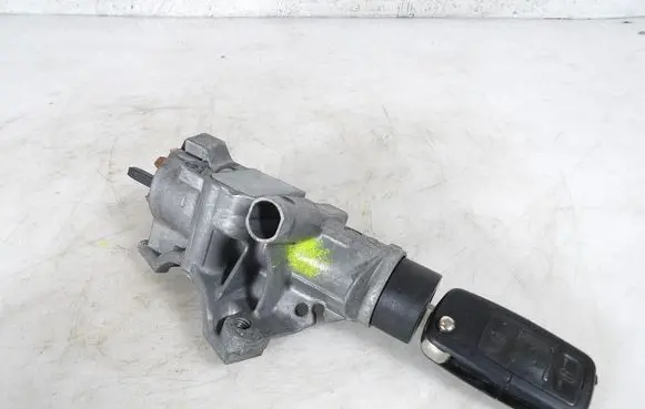 Volkswagen PASSAT B5.5 Ignition lock 4B0905851B