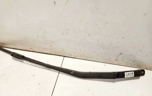 Front wiper blade arm