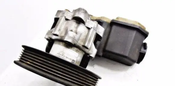 Opel Astra G Power steering pump 7271552174