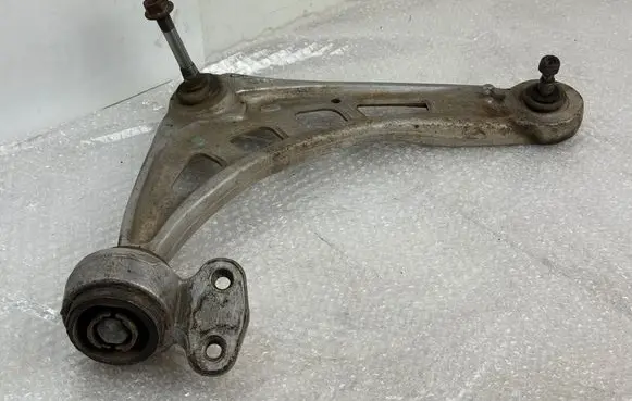 BMW 3 E46 Front control arm 31605000047HD