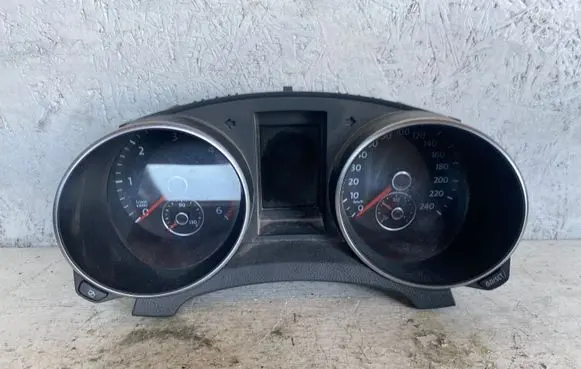 Volkswagen Golf VI Speedometer (instrument cluster) 5K0920871A